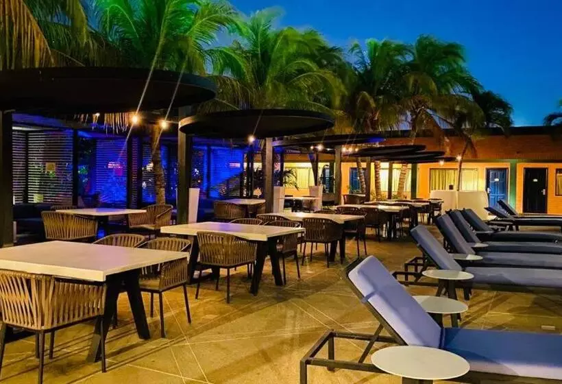 هتل Las Palmas Inn