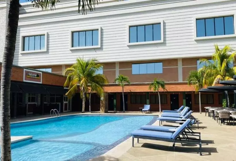 هتل Las Palmas Inn