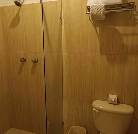 هتل Las Palmas Inn