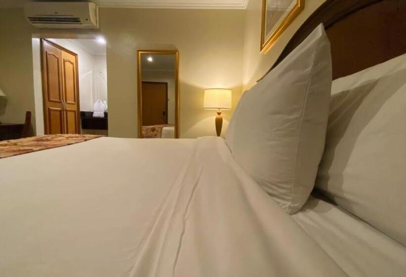 هتل Las Palmas Inn