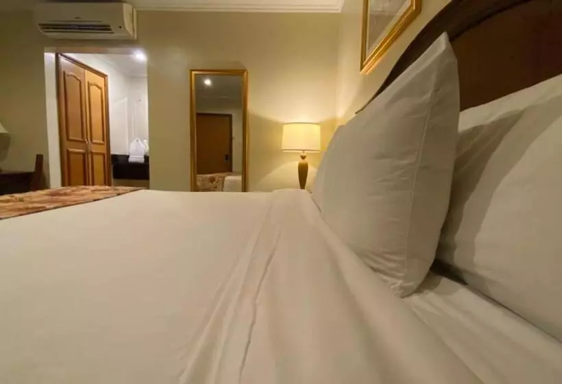 هتل Las Palmas Inn