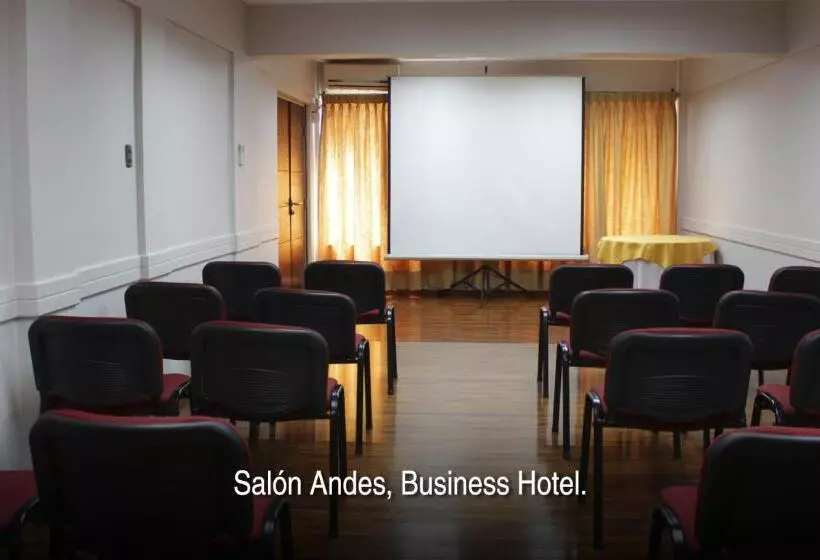 ホテル Las Terrazas Business