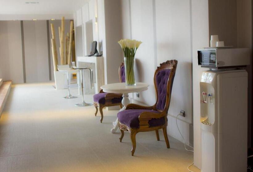 هتل Las Terrazas Business