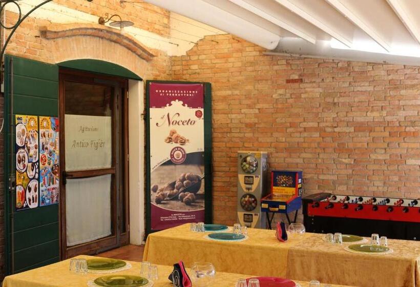 فندق Locanda Antico Fighèr