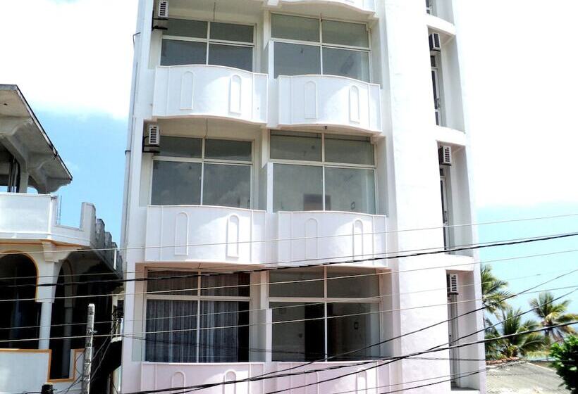 فندق Trinco Beach