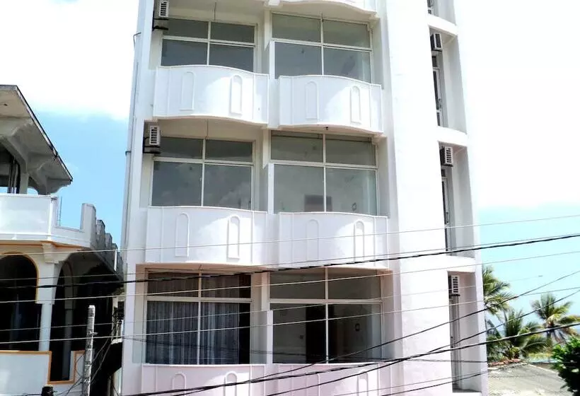 Hotell Trinco Beach