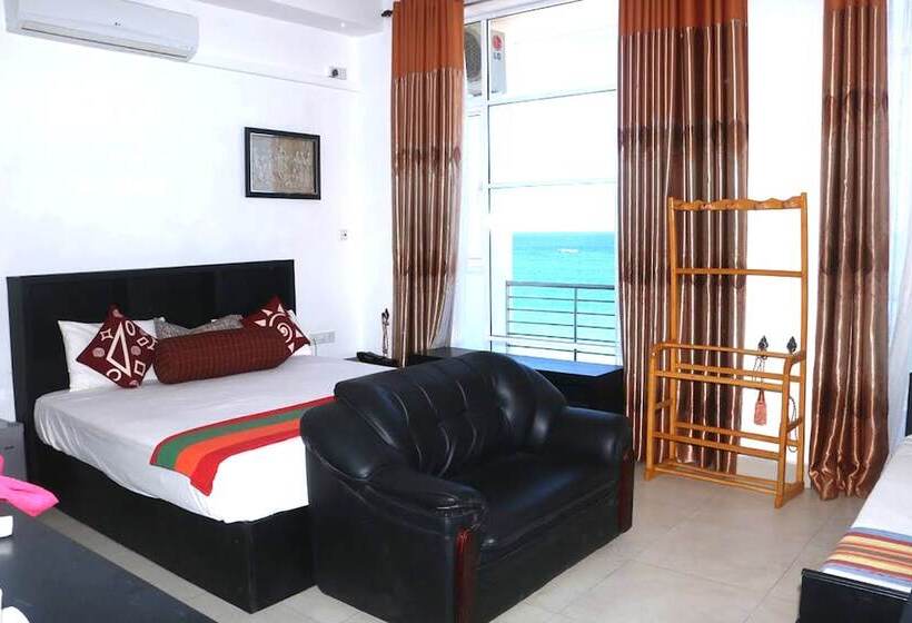 فندق Trinco Beach