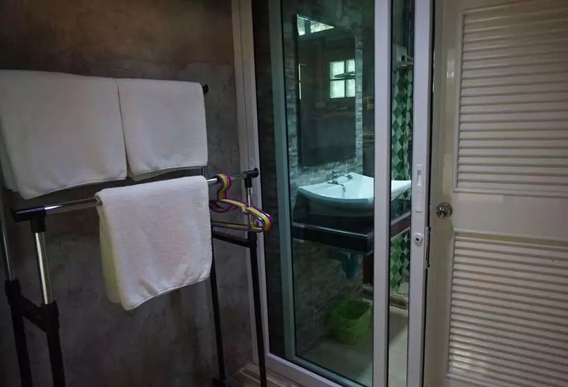 پانسیون Loei Huen Hao Hug Home & Resort