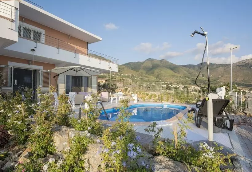 Aamiaismajoitus (B&B) Villa Armonia