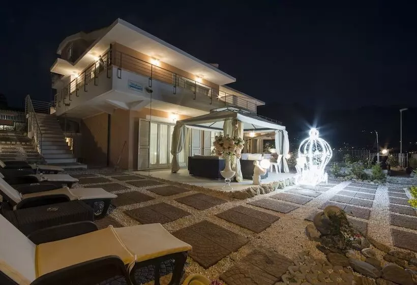 Aamiaismajoitus (B&B) Villa Armonia