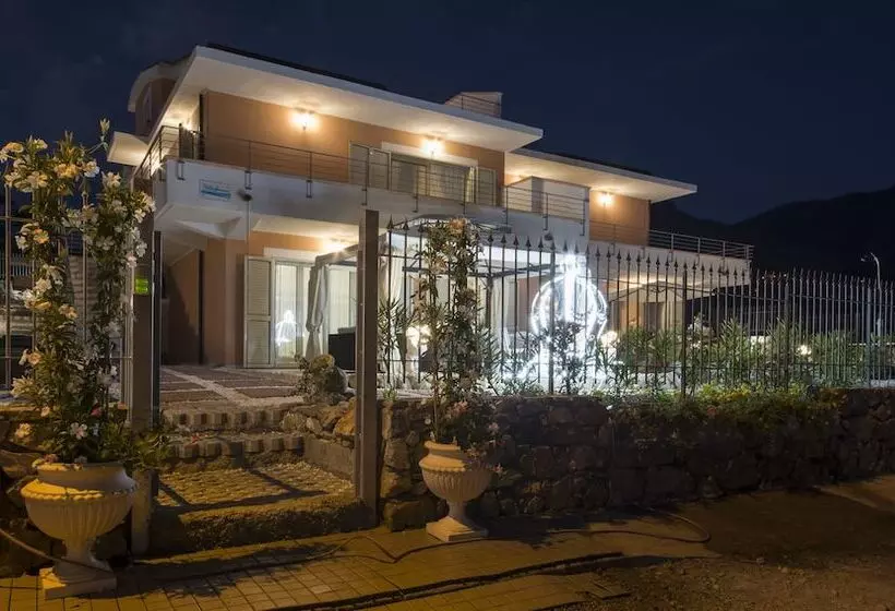 Aamiaismajoitus (B&B) Villa Armonia
