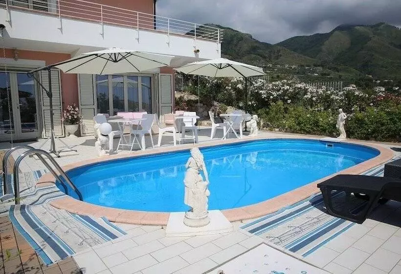 Aamiaismajoitus (B&B) Villa Armonia