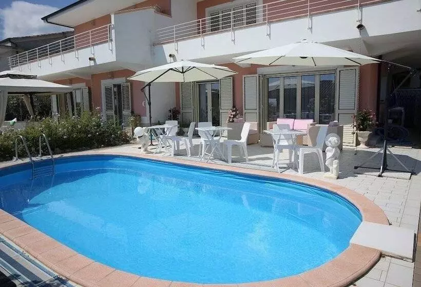 Aamiaismajoitus (B&B) Villa Armonia