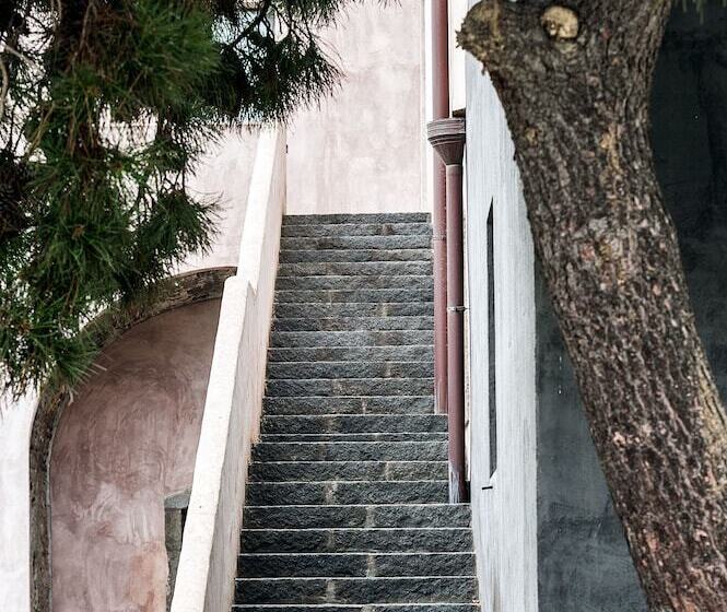 مسافرخانه Ramo D Aria Etna Boutique