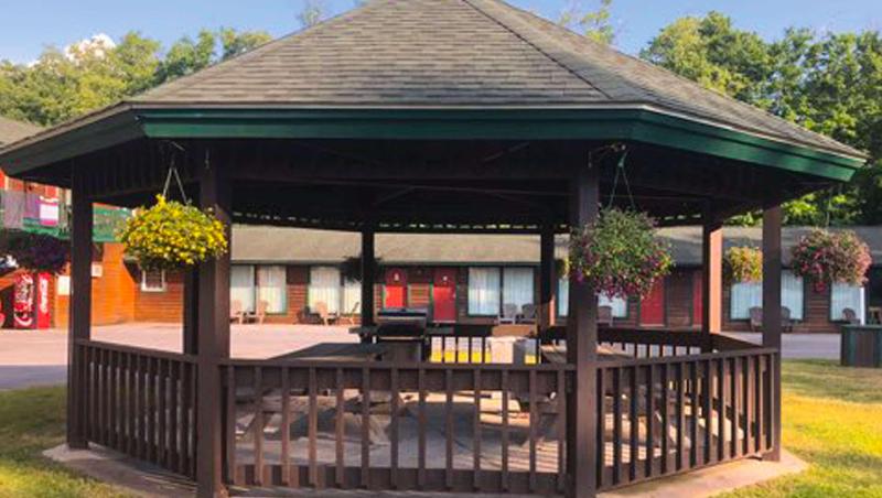 Отель Adirondack Lodge Old Forge