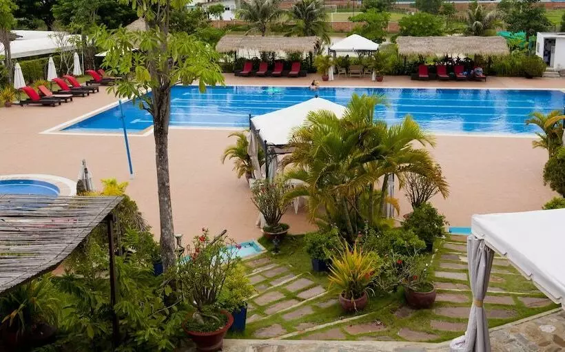 هتل Cambodian Country Club
