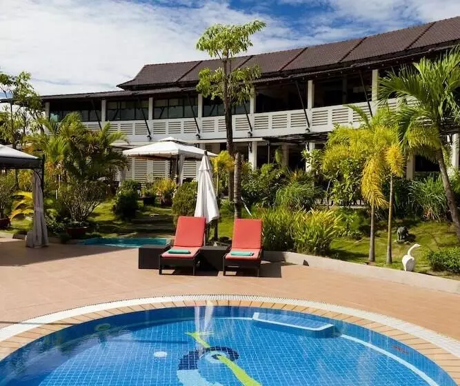 هتل Cambodian Country Club