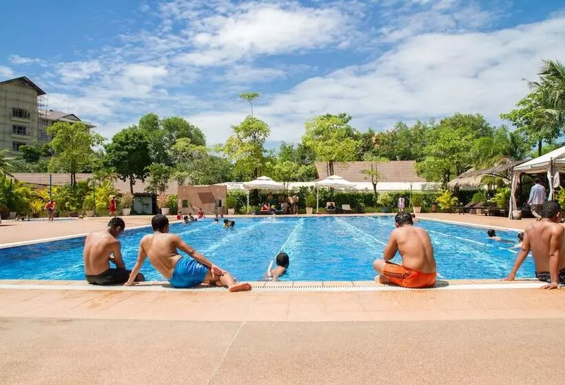 هتل Cambodian Country Club