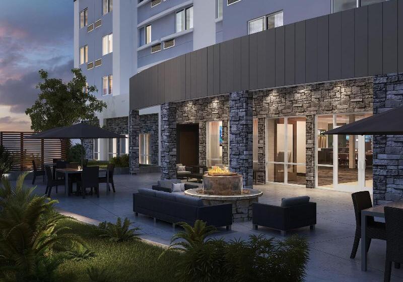 בית מלון כפרי Courtyard By Marriott Houston Intercontinental Airport