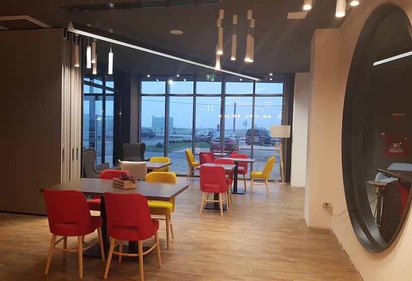 בית מלון כפרי Ibis Styles Arad