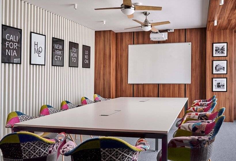 בית מלון כפרי Ibis Styles Arad