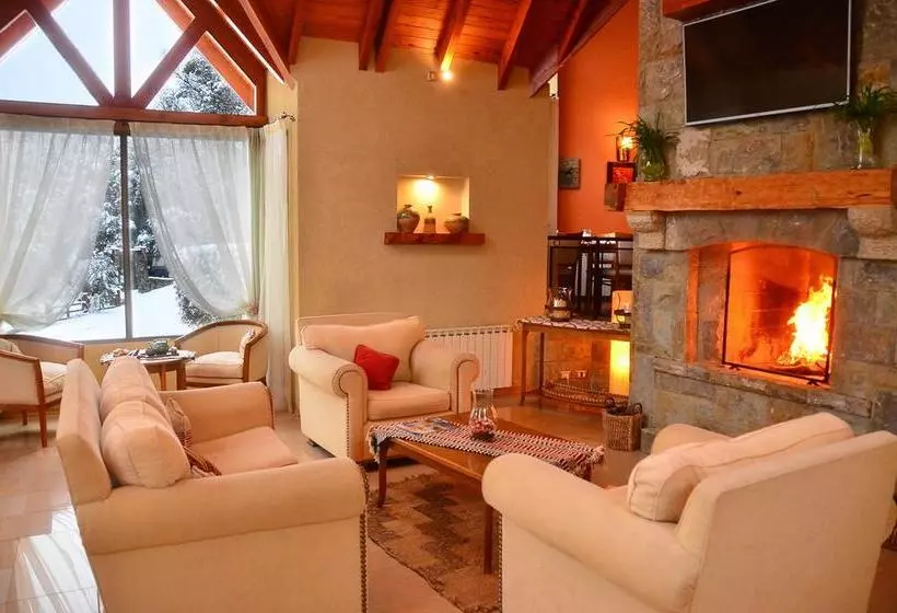 Hotelli La Comarca Suites De Montaña & Spa