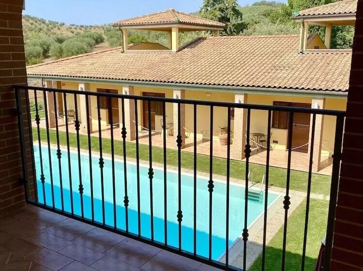 Hotelli Ristorante Le Querciolaie Dei Ricci