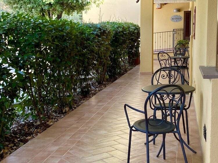 فندق Ristorante Le Querciolaie Dei Ricci