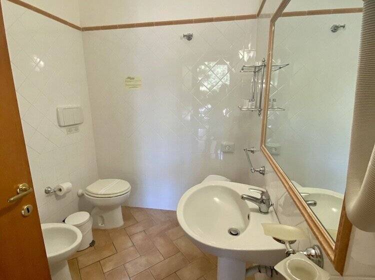 فندق Ristorante Le Querciolaie Dei Ricci