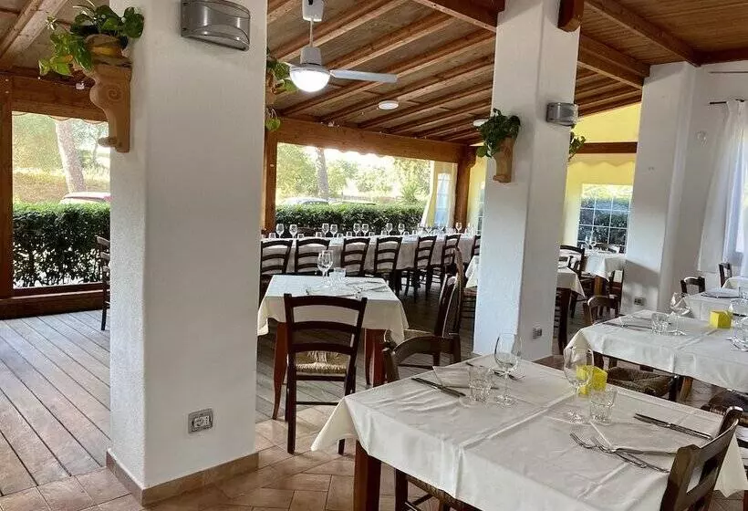 Hotelli Ristorante Le Querciolaie Dei Ricci