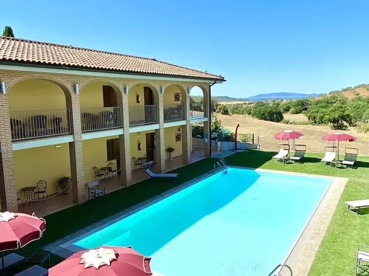 Hotelli Ristorante Le Querciolaie Dei Ricci