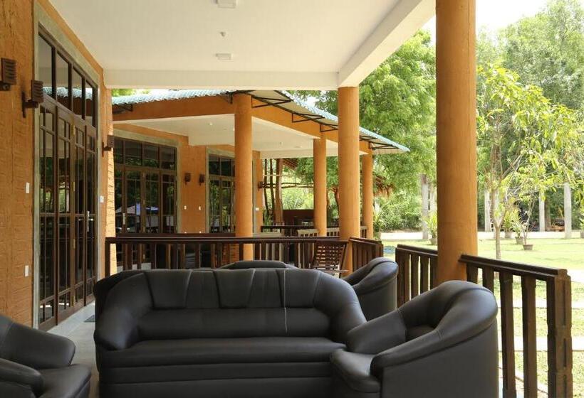 فندق The Grand Yala