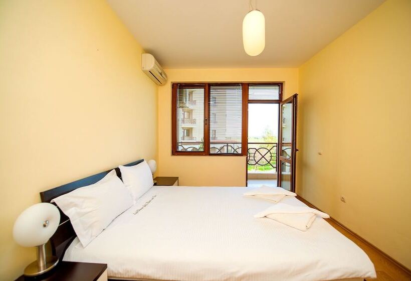 Lighthouse Apartments & Villas