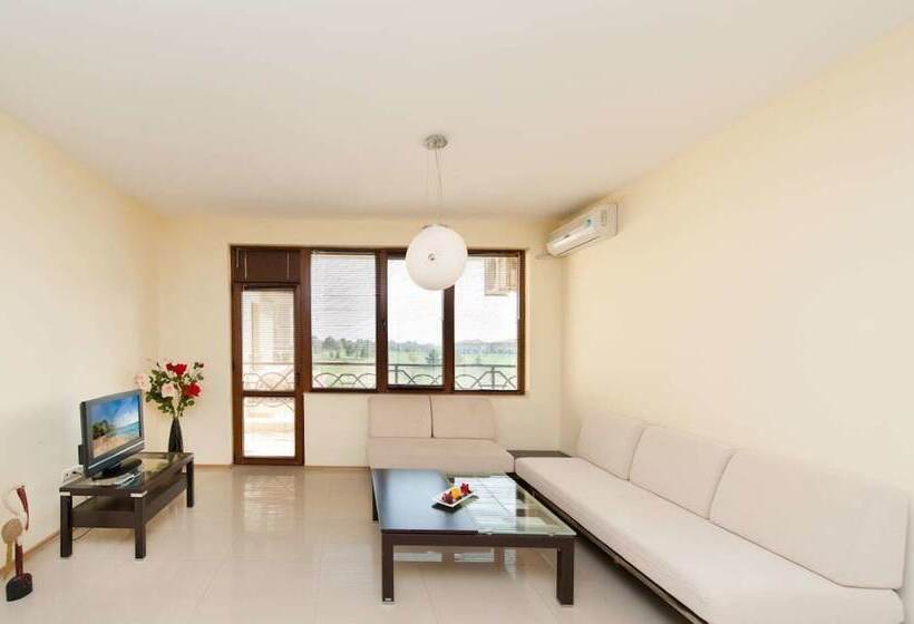 Lighthouse Apartments & Villas