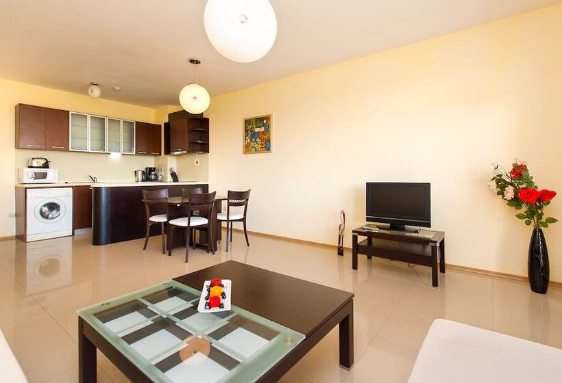 Lighthouse Apartments & Villas