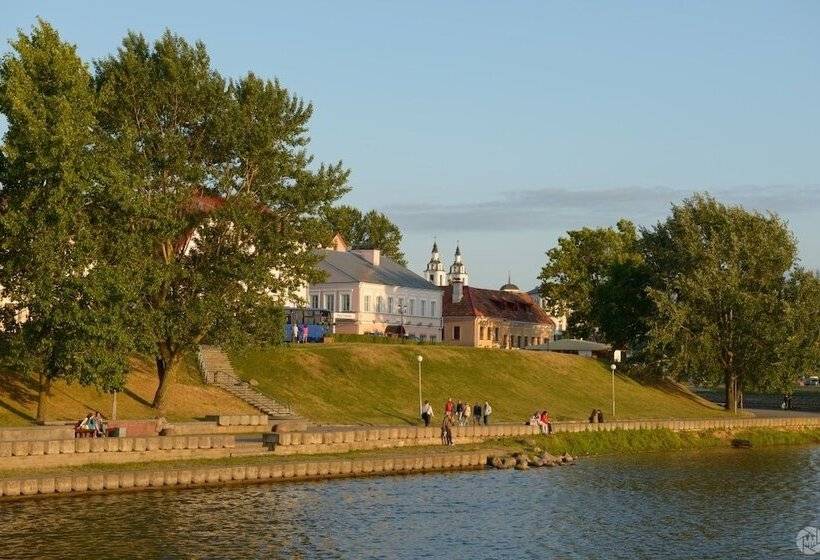 Riverside & China Town Hostel