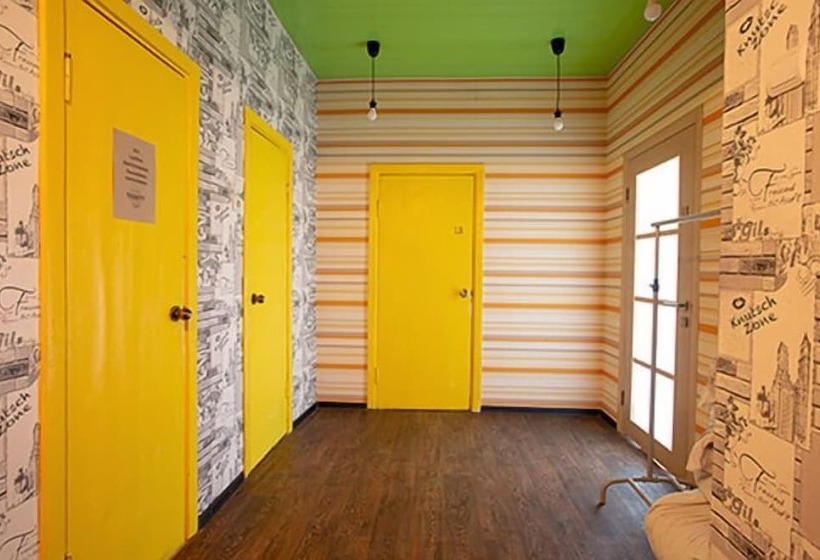 Riverside & China Town Hostel