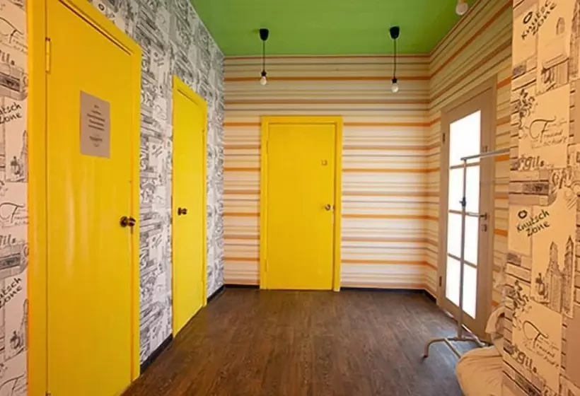 Riverside & China Town Hostel