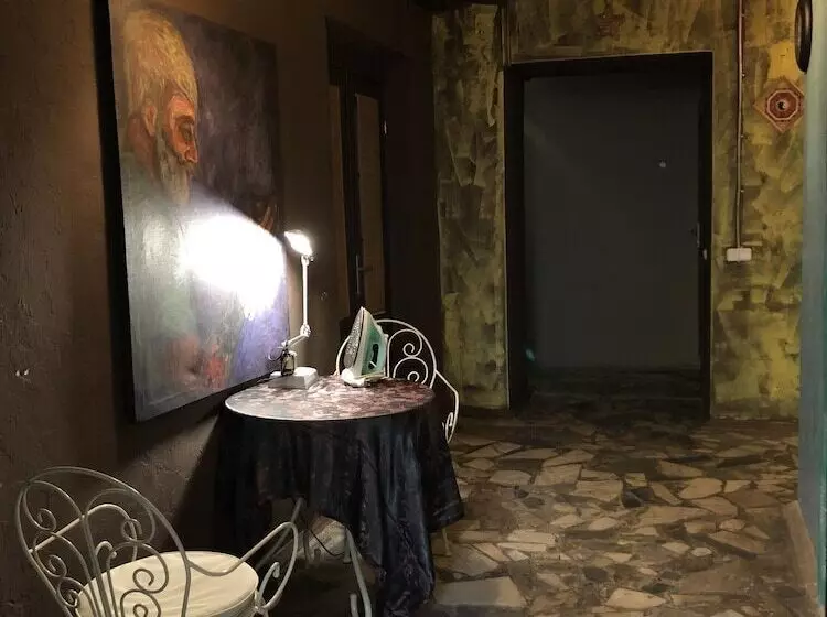 Riverside & China Town Hostel