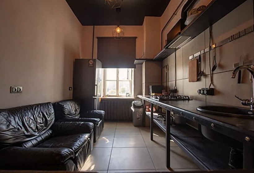 Riverside & China Town Hostel