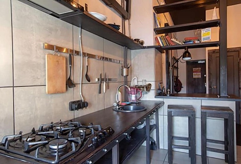 Riverside & China Town Hostel