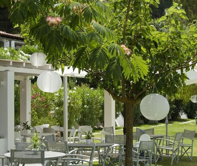 Skiathos Holidays Suites & Villas