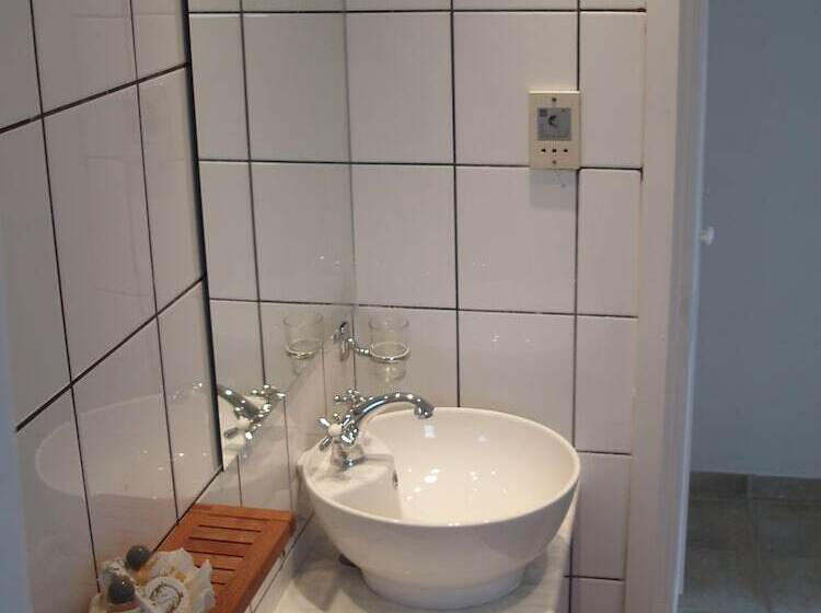 Skiathos Holidays Suites & Villas