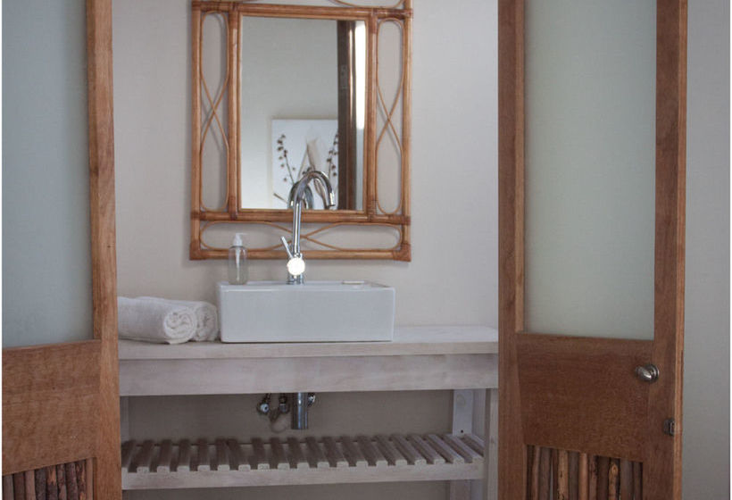 הוסטל Surfari Accommodation And Venue