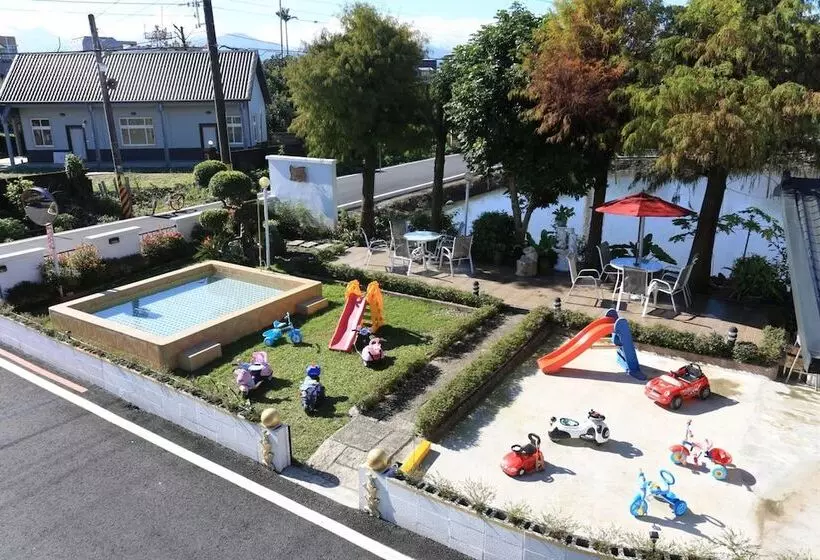 تختخواب و صبحانه 宜蘭莫內花園城堡