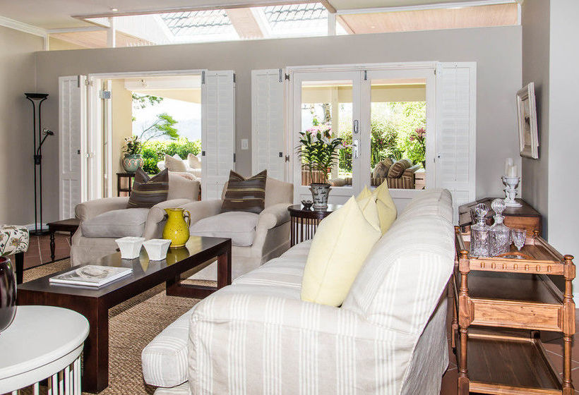 مبيت وإفطار The Islander Knysna Guesthouse