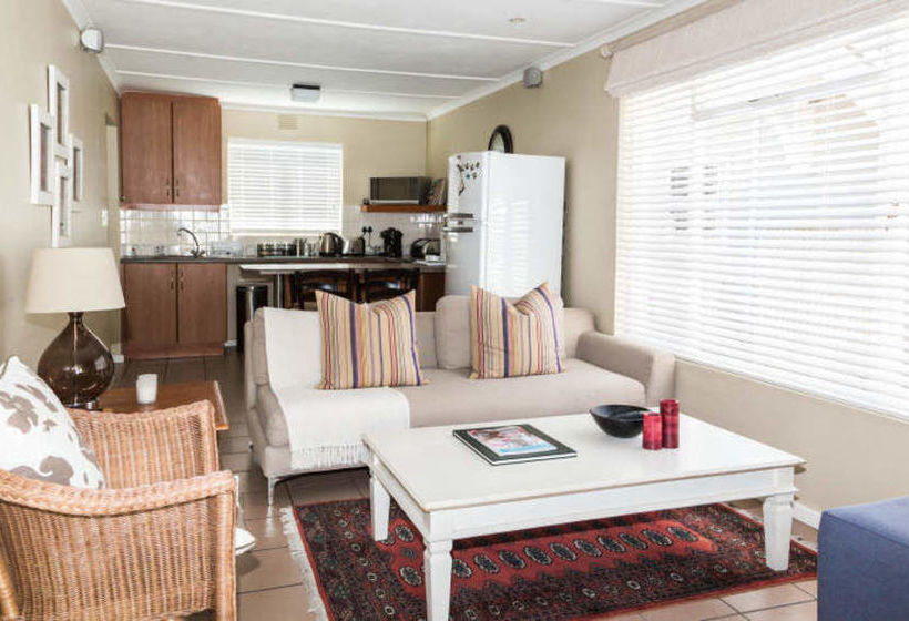 مبيت وإفطار The Islander Knysna Guesthouse