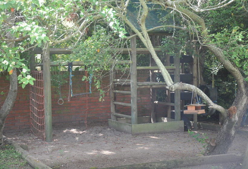 مبيت وإفطار The Islander Knysna Guesthouse