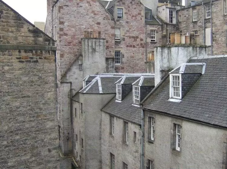 Edinburgh Metro Youth Hostel