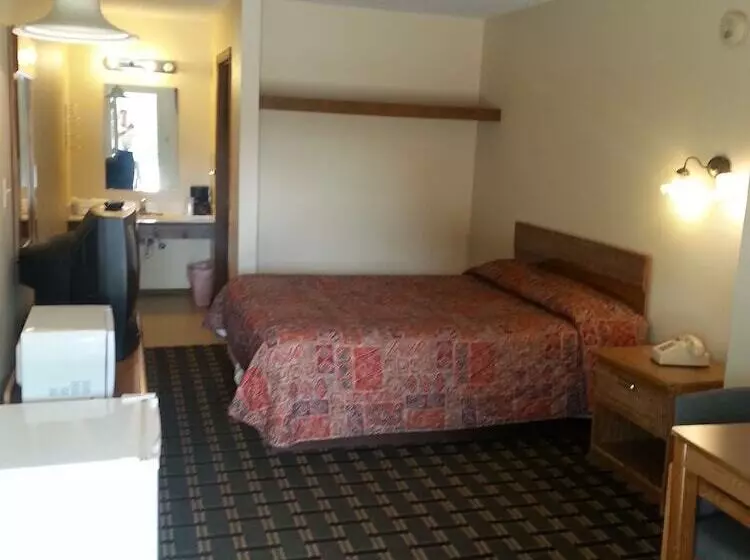 Hotelli Holiday Pines Inn And Suites